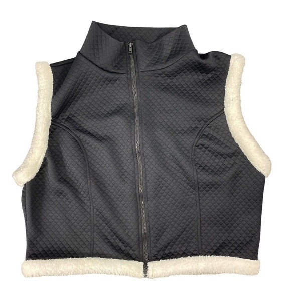 Women’s Size 1XL Quilted Vest Black Faux Fur Trim Transitional Thin Lux L A New - Picture 1 of 9